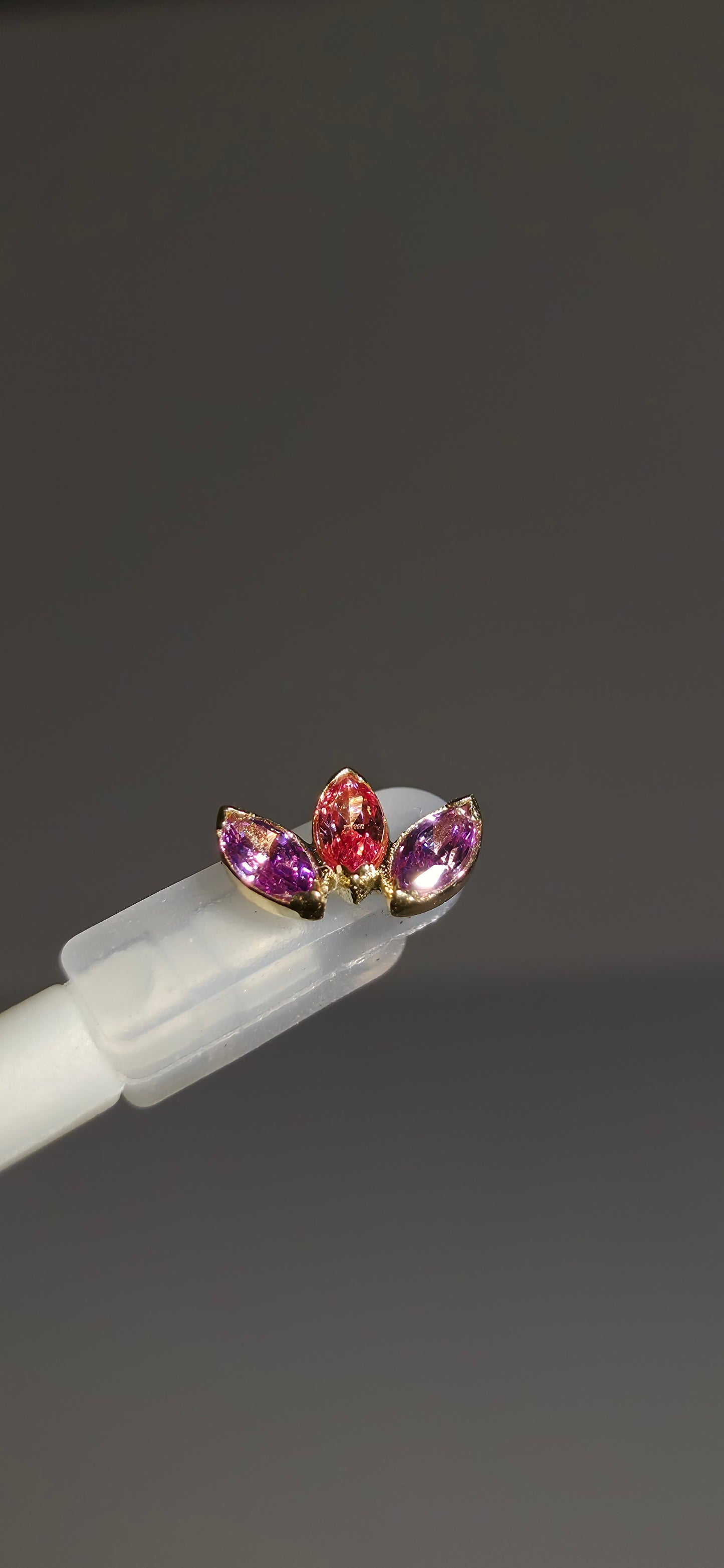 Triple marquise oro de 18k rosa y morado cristales Swarovski