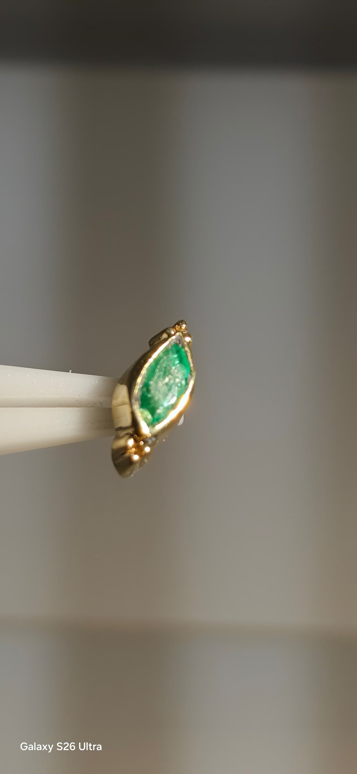 Esmeralda natural oro solido 14k